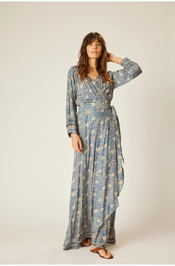 kate long sleeve dress in water lily blue