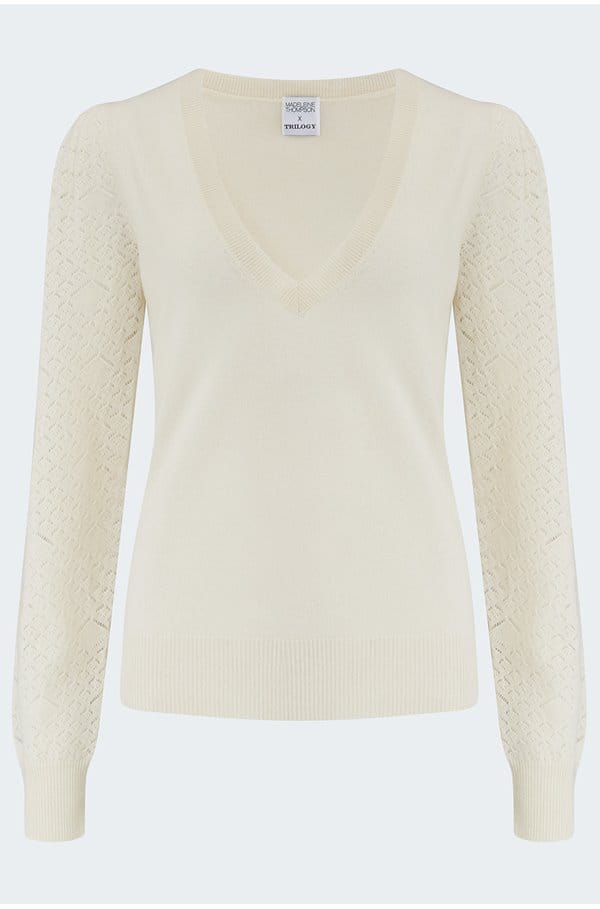 fairfield v neck jumper in cream