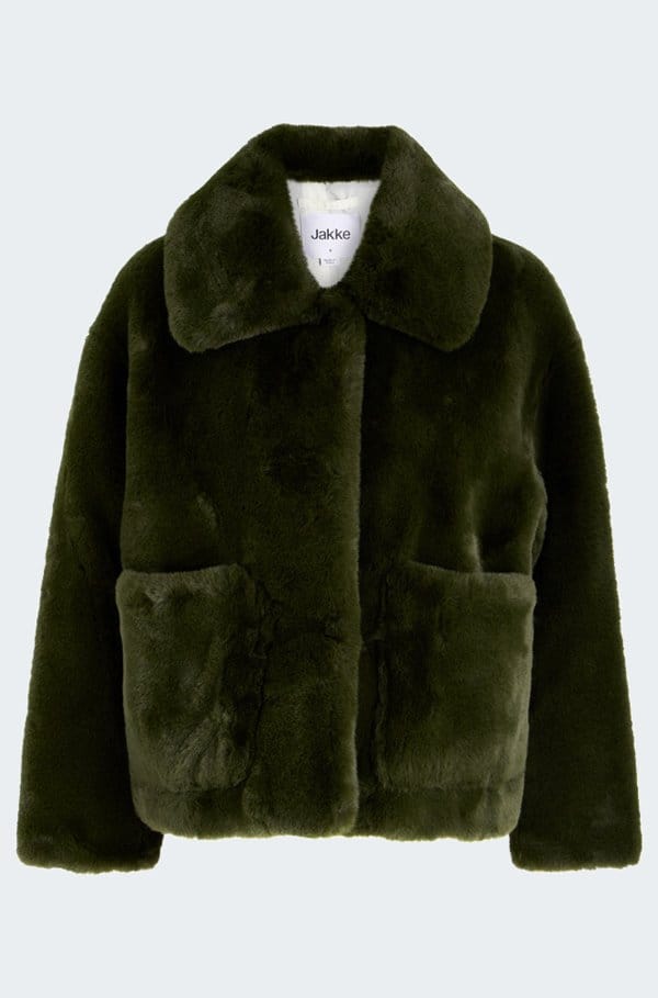 traci coat in forest green