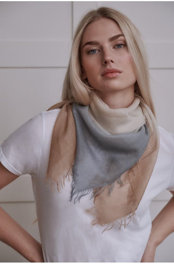 tinos scarf in beige