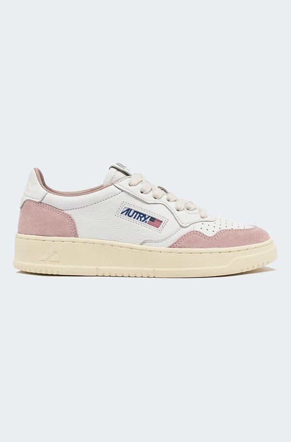 medalist low sneaker in powder