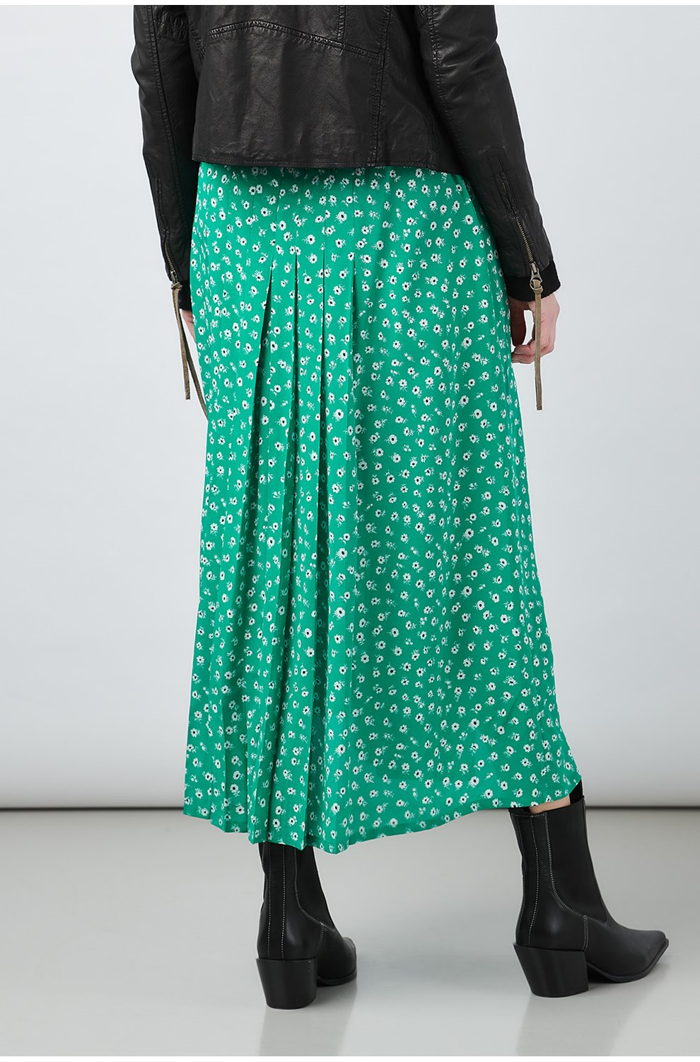 Trilogy Stores | Georgia Skirt in Green Daisy
